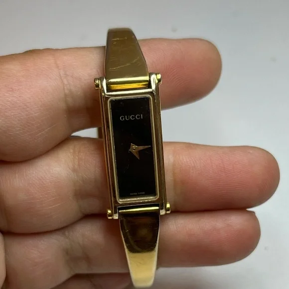 *READ.. GUCCI 1500L BANGLE GOLD PLATED black watch - Picture 3 of 13
